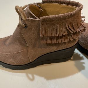 Bussola suede ankle booties. Platform sole. Fringe